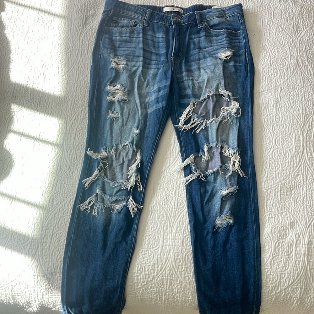 KanCan ripped jeans. Size W11/29.